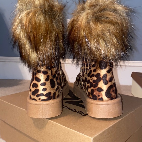 New! Leopard fur boots (women’s) - Picture 2 of 7